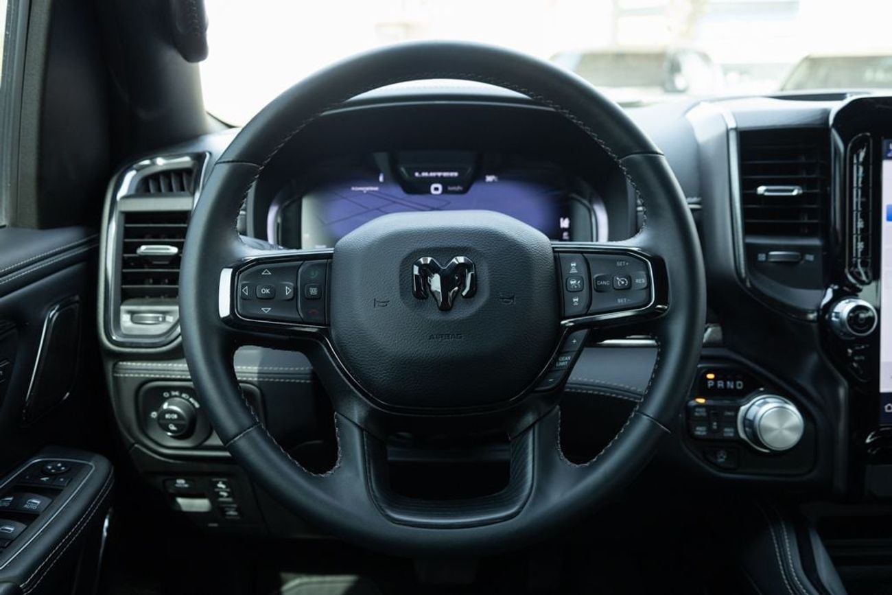 RAM 1500 Limited Crew Cab 5.7L