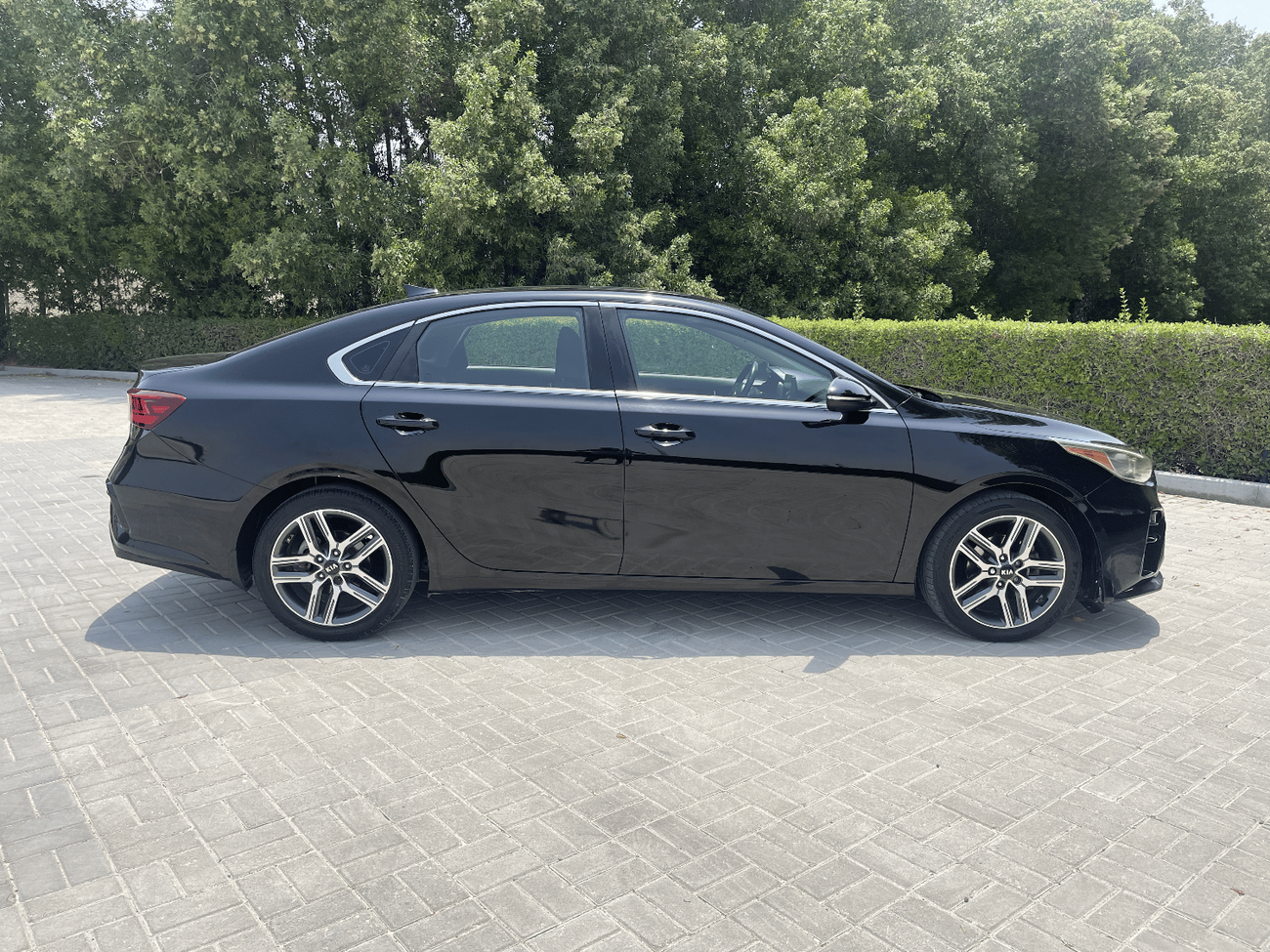 Kia Forte Kia Forte Ex 2020 Black 2.0L 4 GT vin: 3KPF54AD9LE220222    full option Excellent Condition   * CAR 