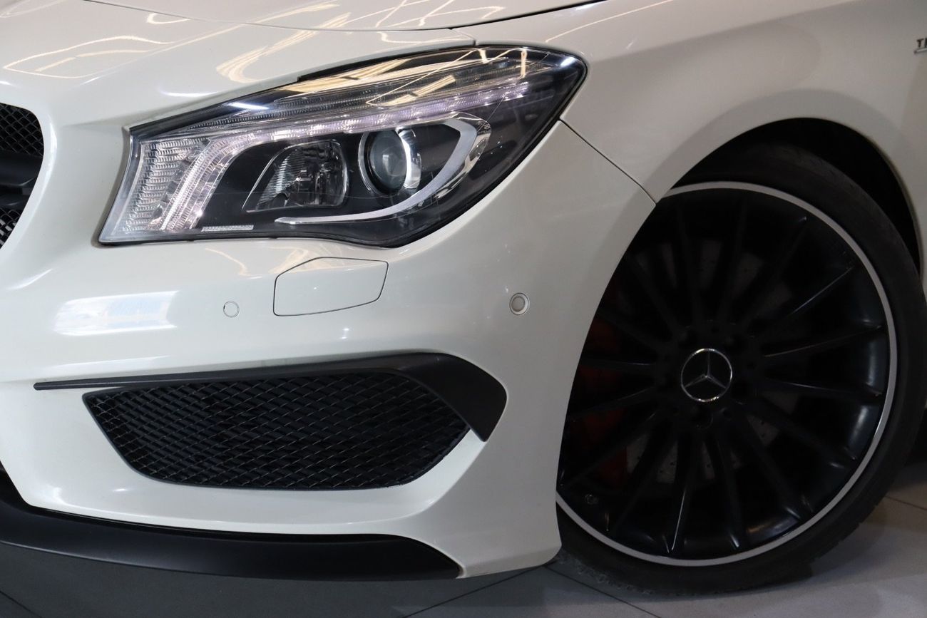 Mercedes-Benz CLA 45 AMG Std 2.0L ( CYL) MERCEDES-BENZ CLA45 AMG 2015 GCC