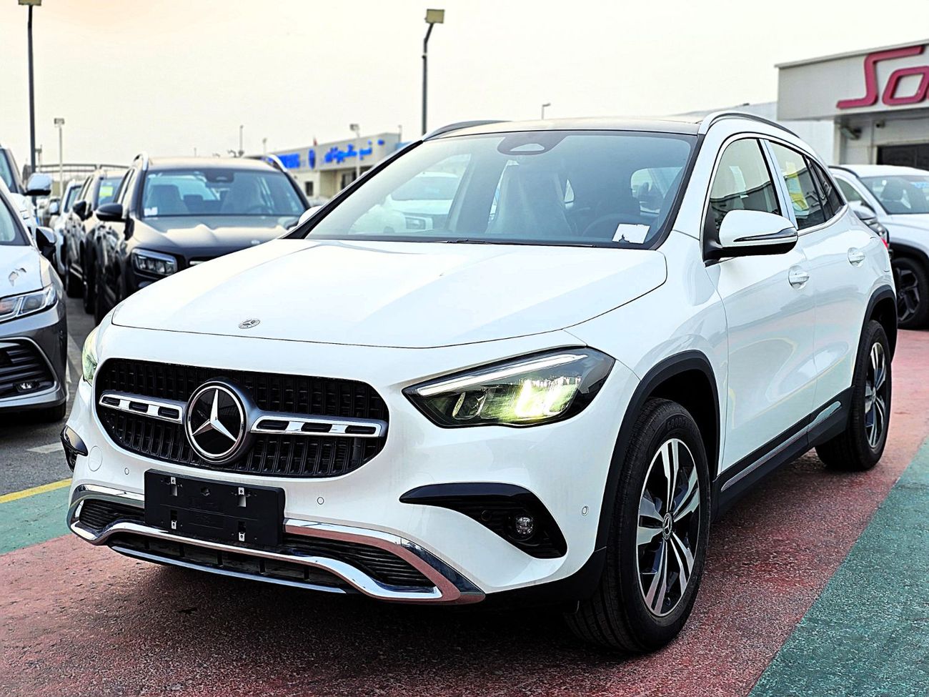 Mercedes-Benz GLA 200 Mercedes GLA200 1.3L Petrol 2025 White color