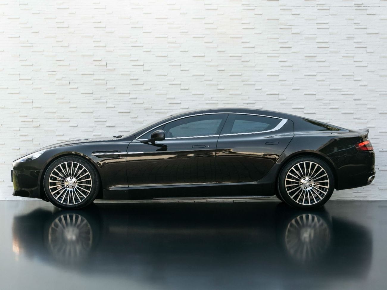 Aston Martin Rapide S