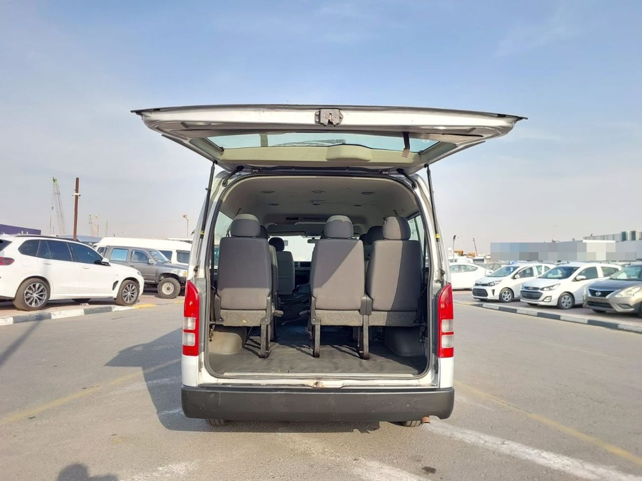 Toyota Hiace TOYOTA HIACE COMMUTER VAN RHD 2011 MODEL 2.7 L PETROL AUTOMATIC(PM24057)