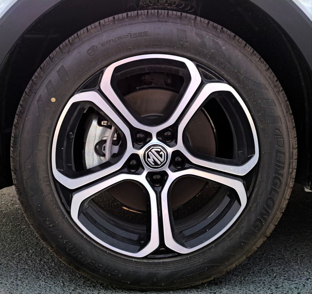 MG ZS 1.5L Mid Option GCC Specs 2025 Model Brand New