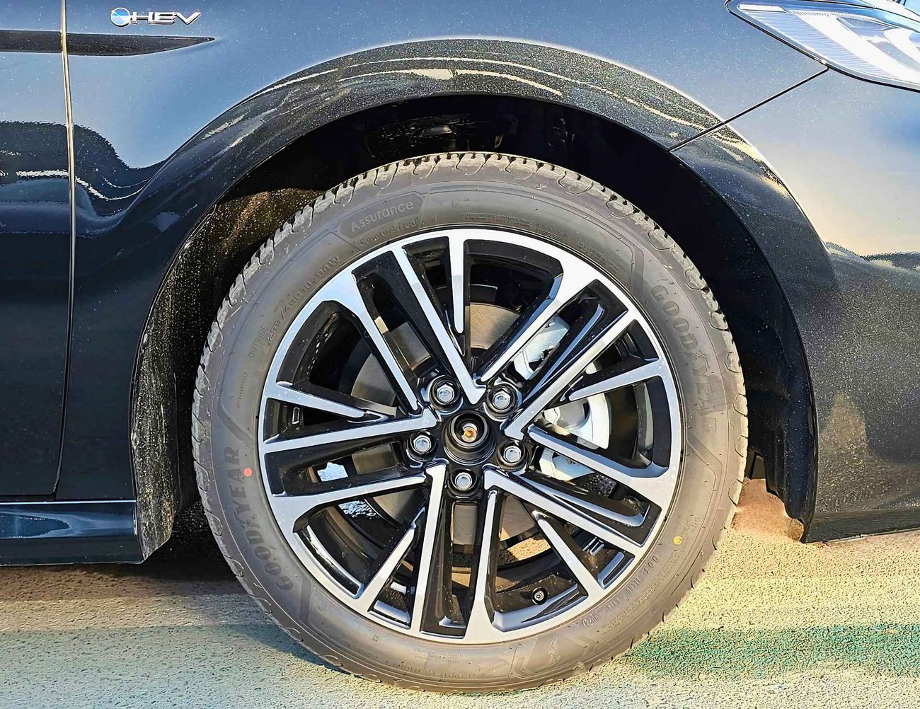 Toyota Camry G PREMIUM / 2.5L HYBRID / HEADUP DISPLAY / PANORAMAIC ROOF / CHINESS SPECS (CODE # HYBRID)