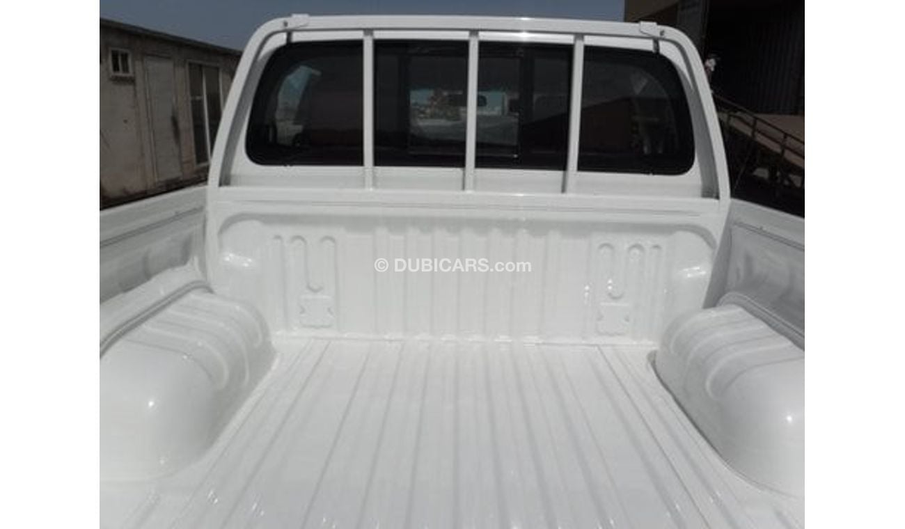 Toyota Hilux 2.7 L , 4x2 ,manual