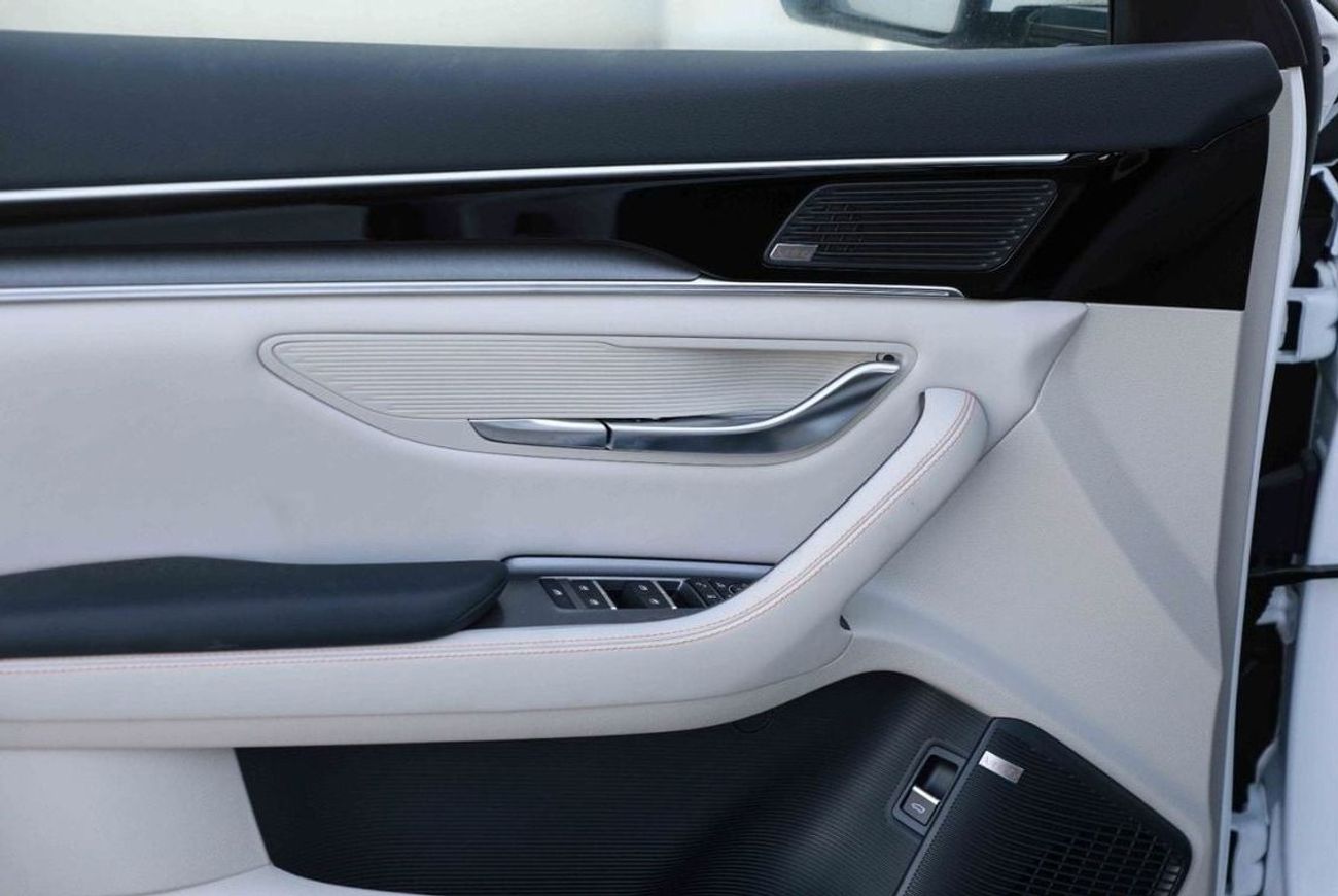 بي واي دي سونغ بلس 2024 BYD SONG PLUS HONOR CHAMPION FLAGSHIP - WHITE inside GREY & BLUE | Export Only