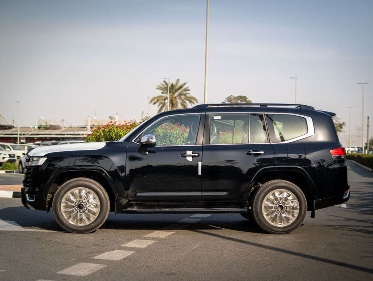 تويوتا لاند كروزر LC300 3.3 VXR TT DSL 2025 MODEL