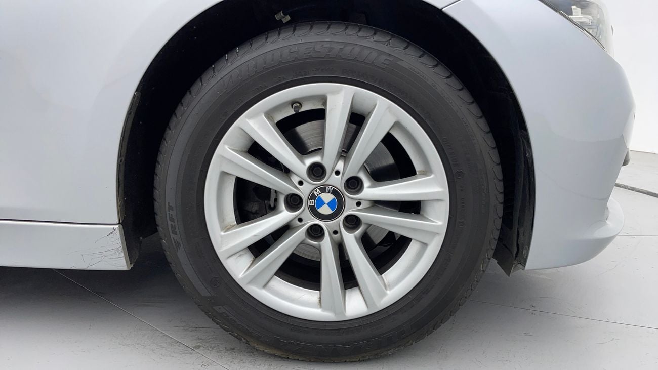 BMW 318i EXCLUSIVE 1.5 | Zero Down Payment | Free Home Test Drive