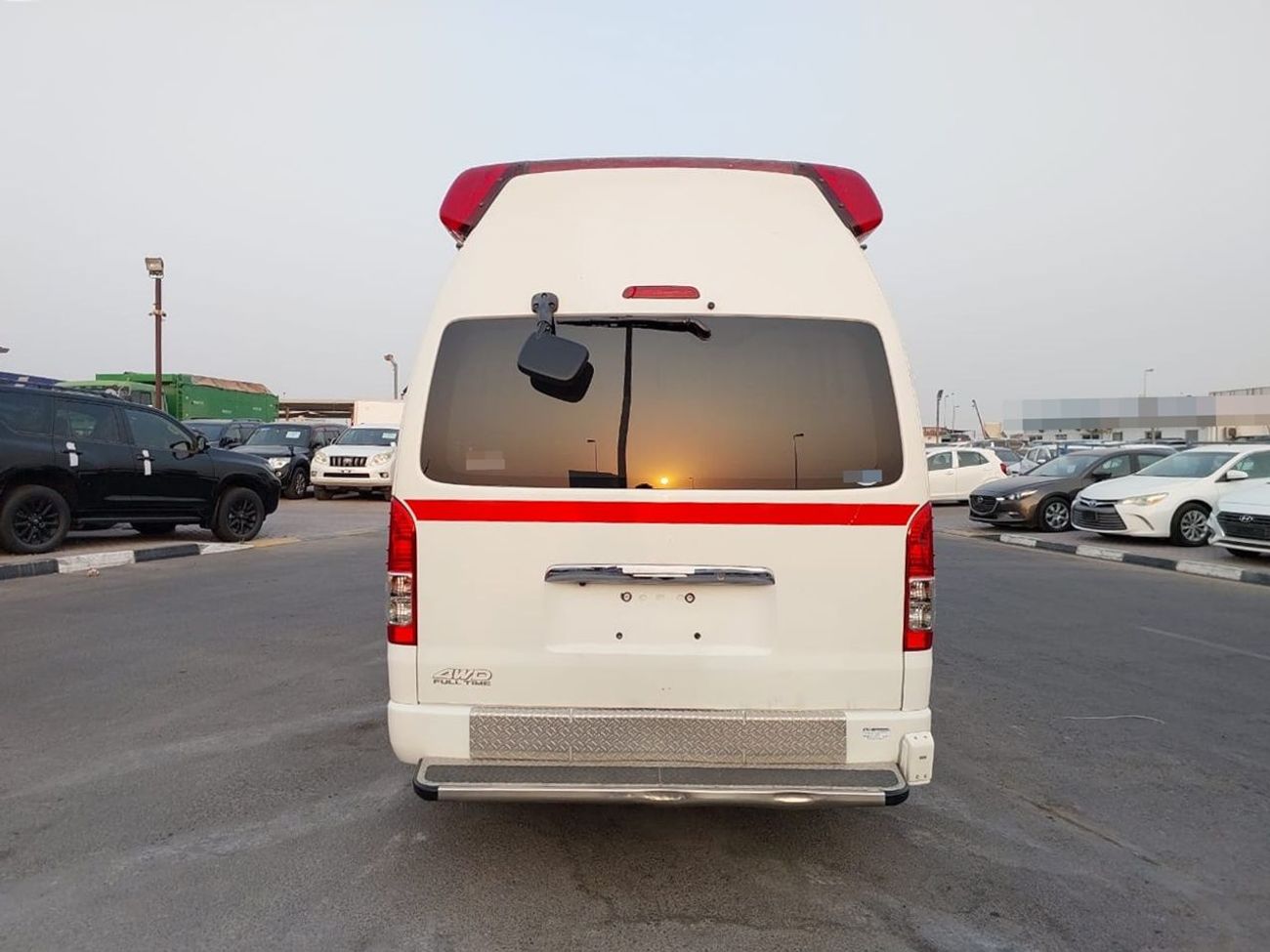 Toyota Hiace TOYOTA HIACE VAN AMBULANCE RHD 2016 MODEL 2.7 L PETROL AUTOMATIC(PM15710)