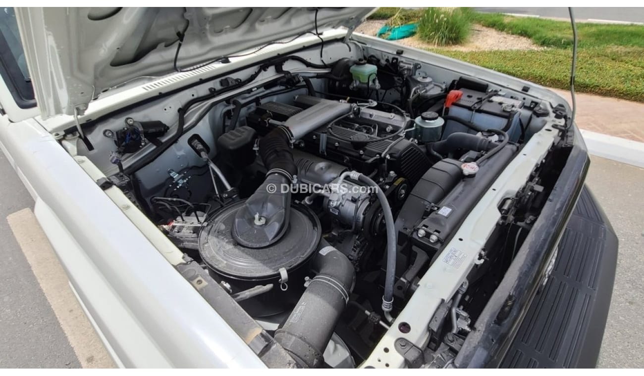 Toyota Land Cruiser 70 TOYOTA LAND CRUISER LC78 HARDTOP 4.2L DIESEL V6 MY 2023 WHITE