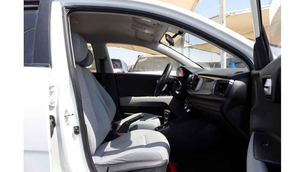 كيا ريو EX خالية من الحوادث - خليجي - مكينة 1400 سي سي - بحالة ممتازة من الدخل والخارج