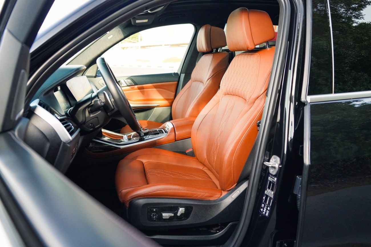 بي أم دبليو X7 M50i 4.4L (530 HP)