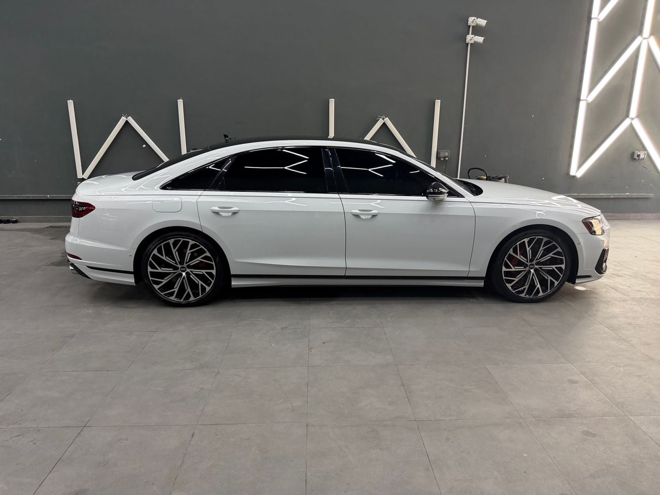 Audi S8 full option