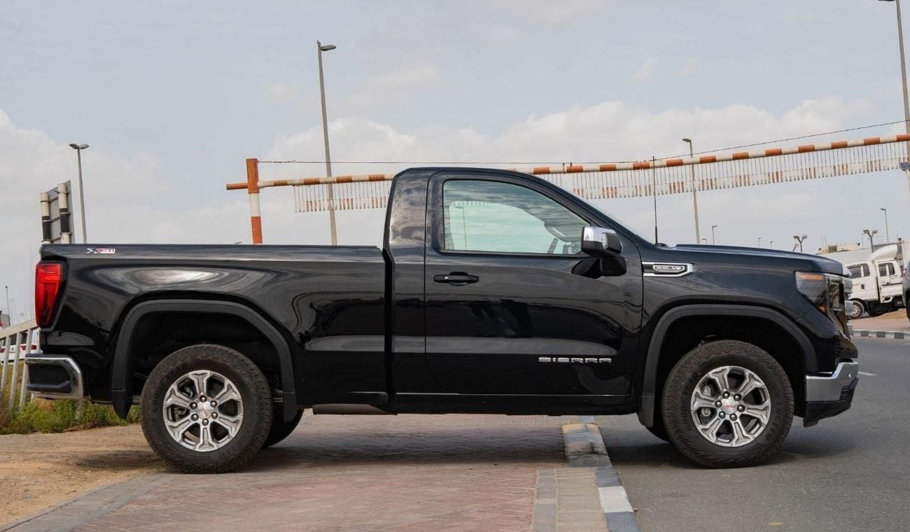 GMC Sierra 2025 GMC Sierra SLE V8 5.3L AT Petrol Single Cab (Black)