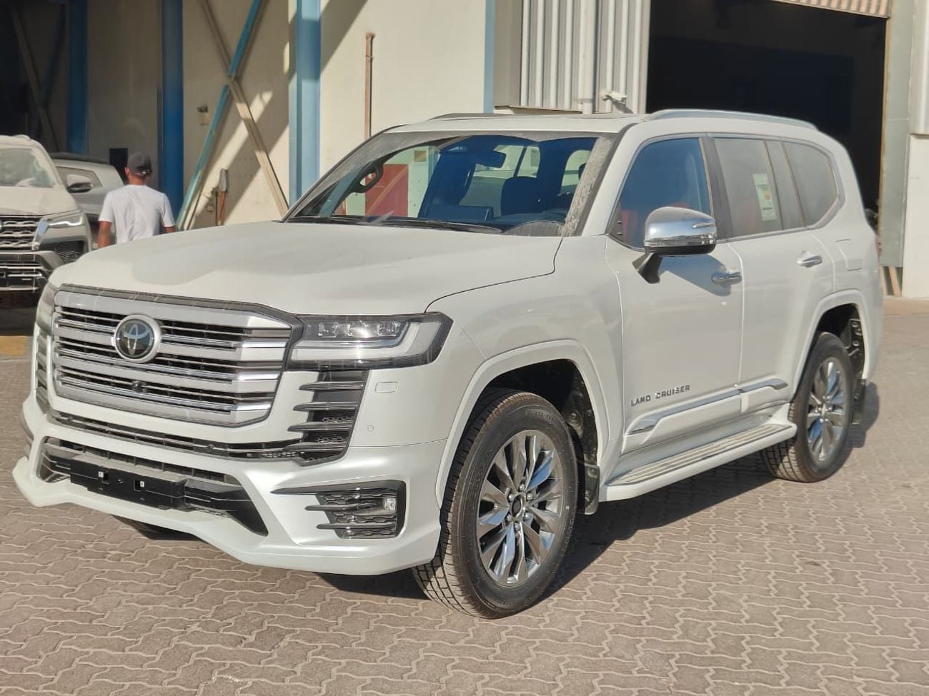 تويوتا لاند كروزر 2026 Toyota Land Cruiser LC300 VXR Full-Option with Radar 3.3L V6 Twin Turbo Diesel A/T Export Only