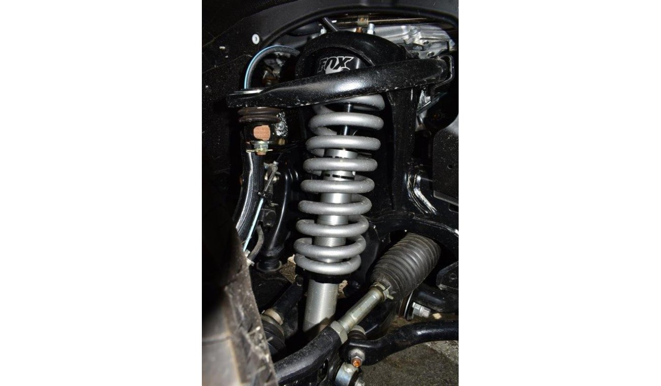 تويوتا لاند كروزر VX V8 5.7L Petrol AT Xtreme Edition -