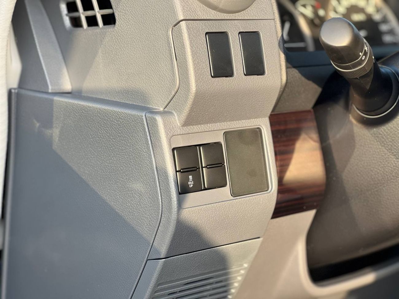 تويوتا لاند كروزر 70 3 DOOR LC78 2.8L DSL A/T // 2025 // STANDARD OPTION WITH MANUAL WINDOWS // SPECIAL OFFER // BY FORMU