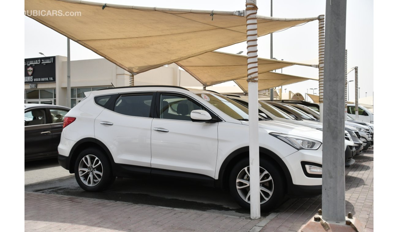 Hyundai Santa Fe AWD 2014 GCC  No Accident No Paint A perfect Condition