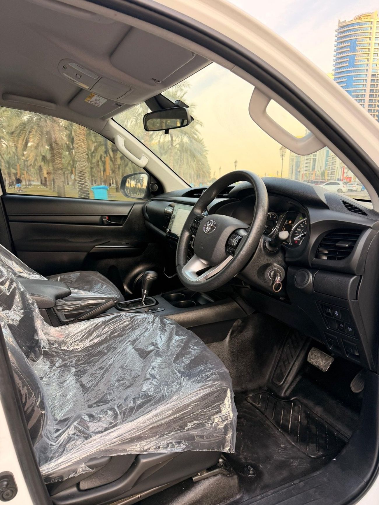 تويوتا هيلوكس SR with Bullbar