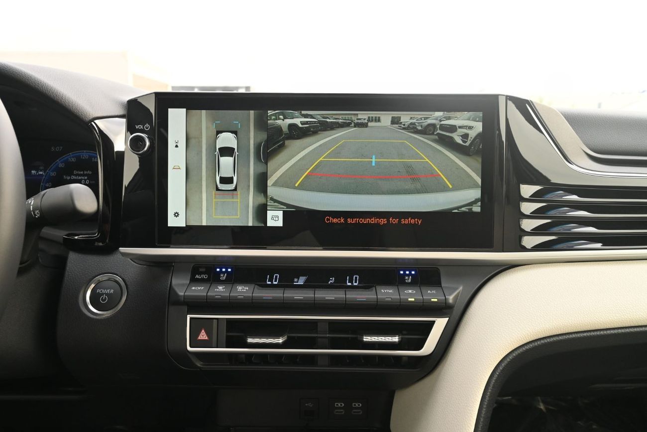 Toyota Camry Toyota Camry Limited 2.5L Hybrid, Model 2025, Color White