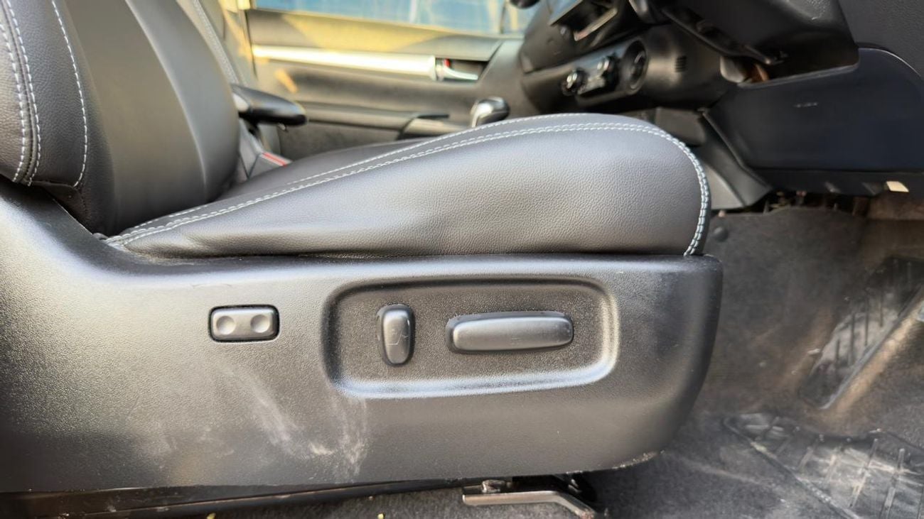 Toyota Hilux 2018 | DOUBLE CABIN | RHD | 2.8L DIESEL ENGINE | AUTOMATIC TRANSMISSION | RHINO ROOF RACK | NUDGE BA