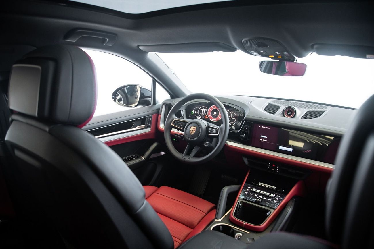 Porsche Cayenne WARRANTY APRIL 2024