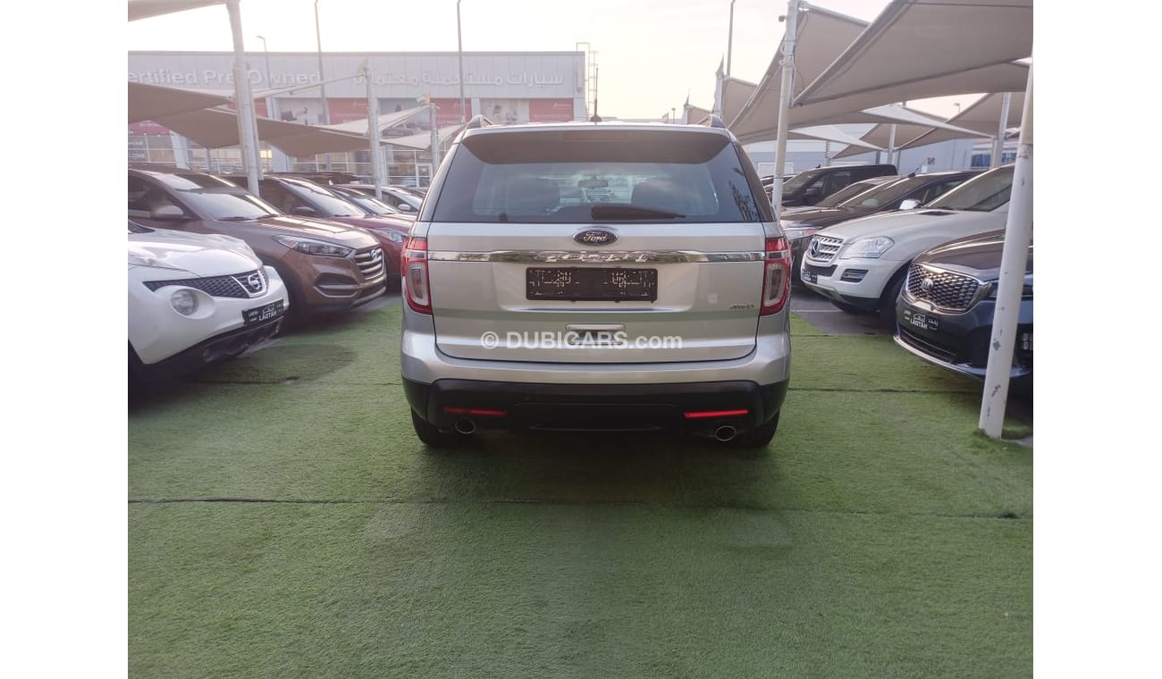 Ford Explorer 2014 GCC model, without accidents, cruise control, rear spoiler sensors, in excellent condition