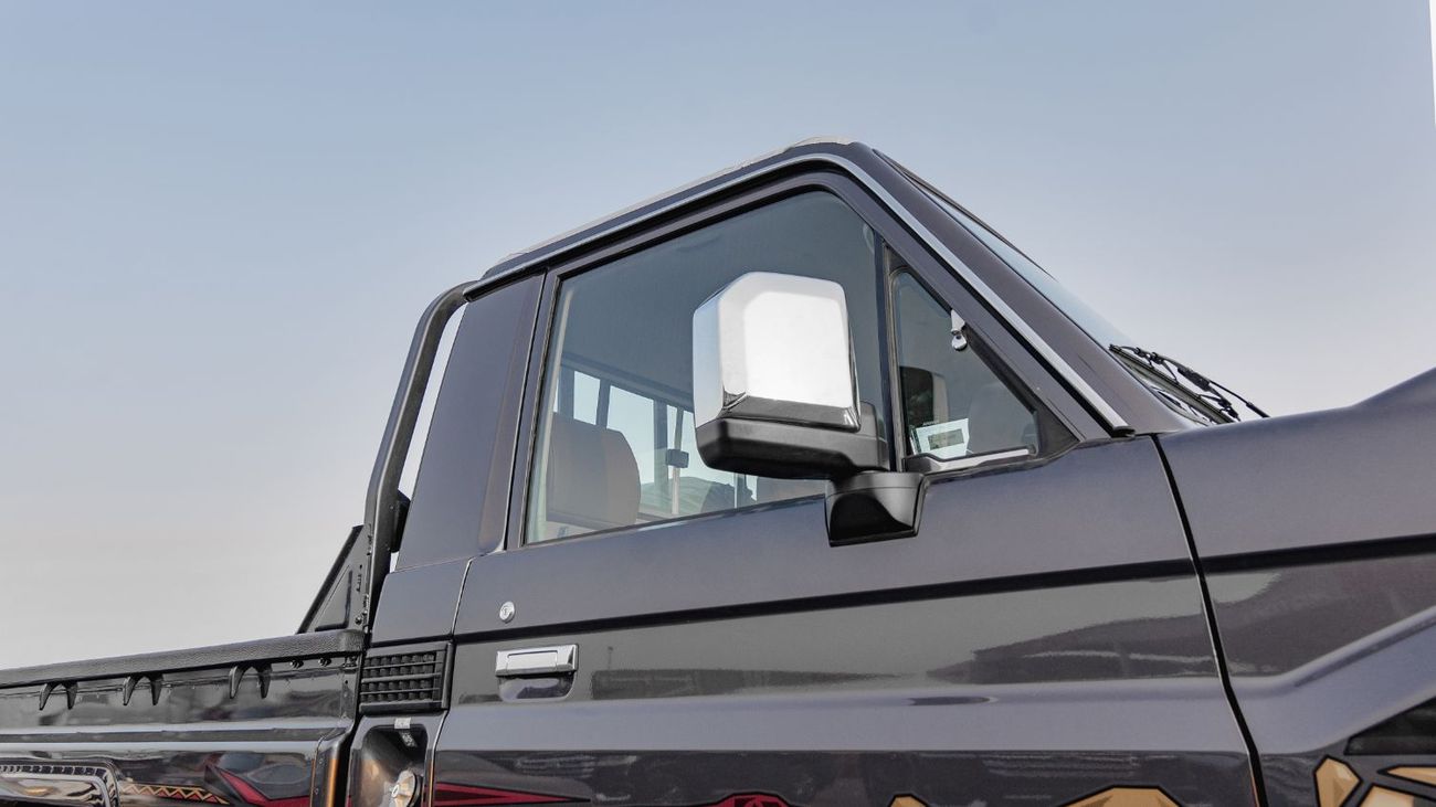 تويوتا لاند كروزر بيك آب 2025 Toyota Land Cruiser LC 79 4.0L AT Petrol (Gray-Brown)