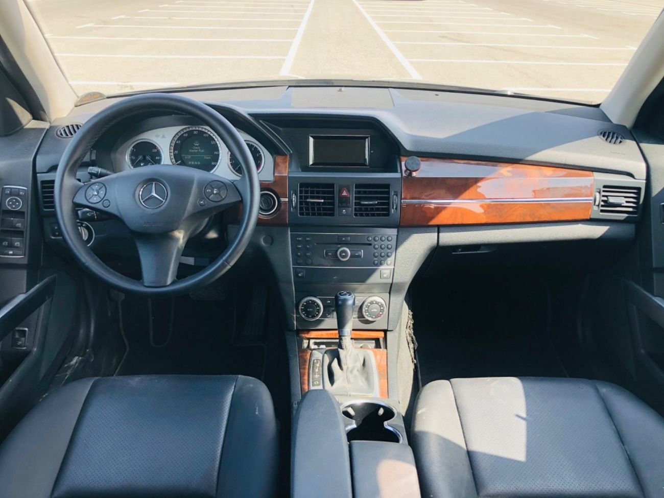 مرسيدس بنز GLK 350 موديل 2012 حاله ممتازه من الداخل والخارج