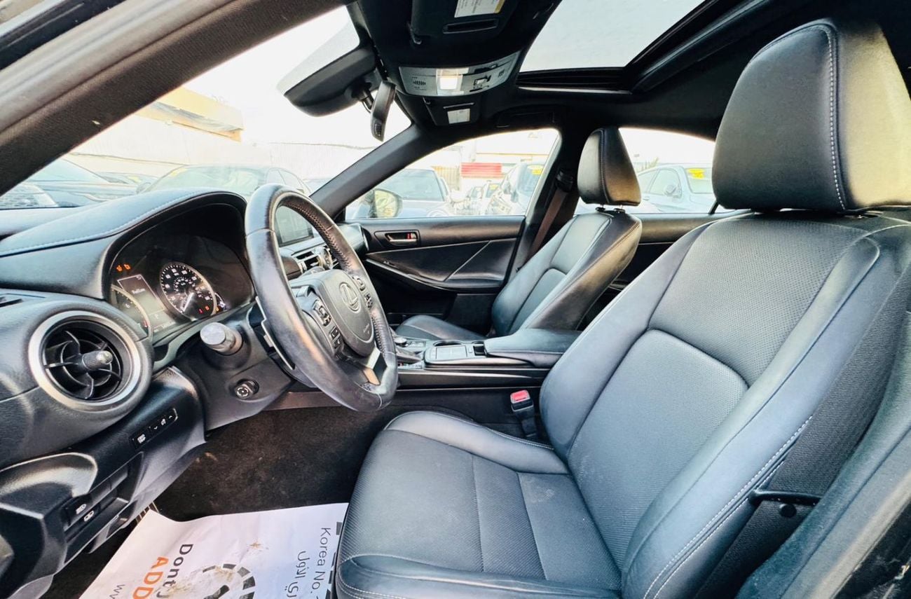 Lexus IS300 AWD (NON GCC)