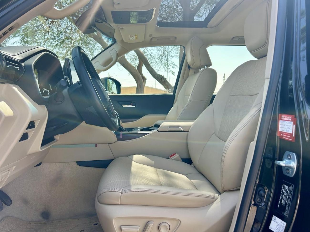 Toyota Land Cruiser GXR 3.5L TWIN TURBO 2023 GCC AL FUTTAIM WITH WARRANTY & SERVICE CONTRACT IN MINT CONDITION