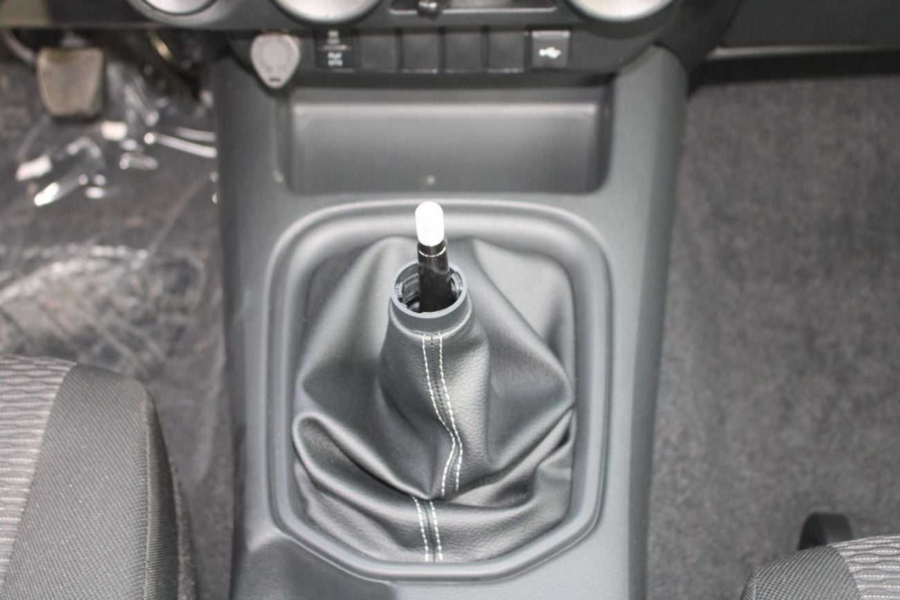 تويوتا هيلوكس TOYOTA HILUX 2.4L DIESEL 4 X 4 DOUBLE CABIN ACTIVE MANUAL TOYOTA HILUX 2.4L DIESEL 4 X 4 DOUBLE CABIN MANUAL