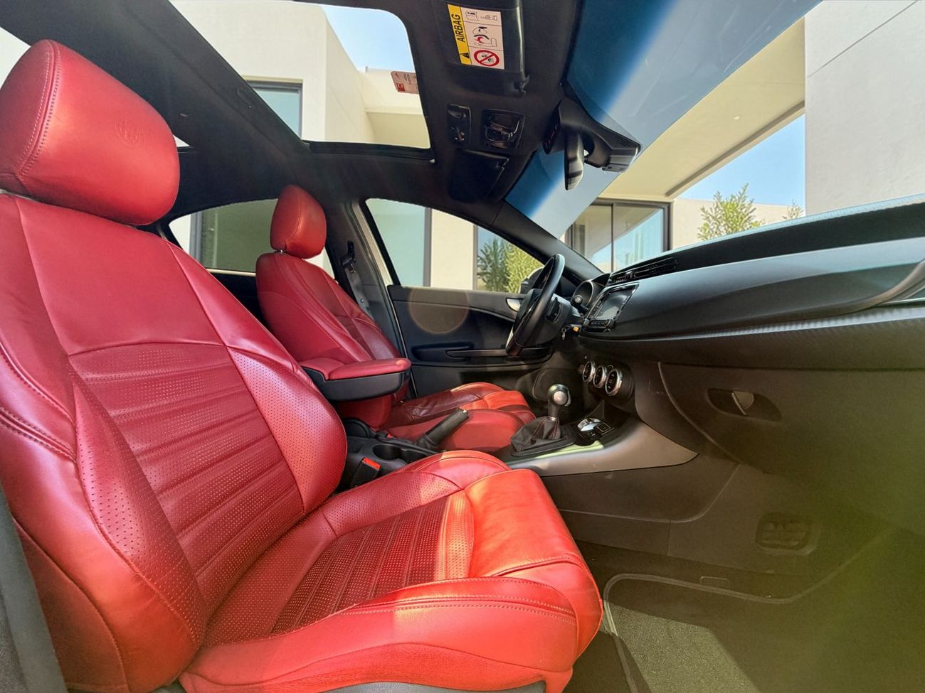 ألفا روميو جوليتا Veloce 1.8L