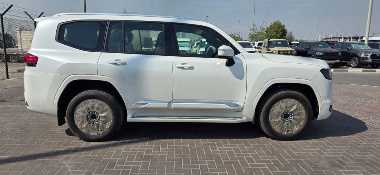 تويوتا لاند كروزر INSIDE BLACK 4.0