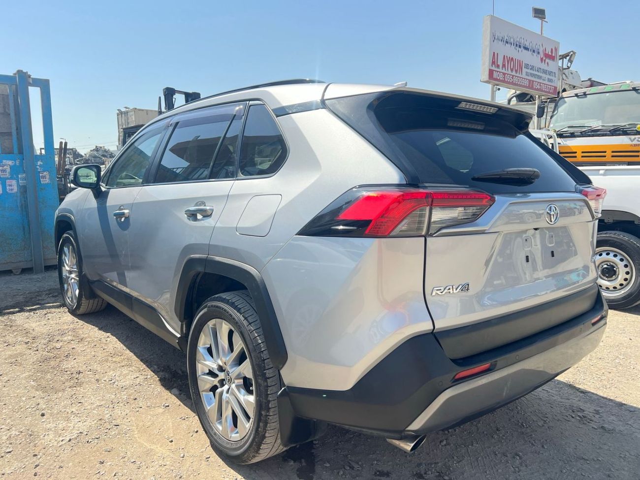 تويوتا راف ٤ EXPORT ONLY 2.0 ENGINE PETROL ENGINE 2WD FULL OPTION RAV4 CRUISER