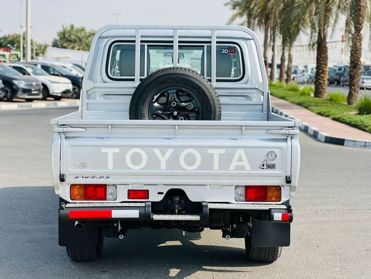 Toyota Land Cruiser Pick Up 4.0L PETROL AUTOMATIC DOUBLE CABINE 2026 GCC