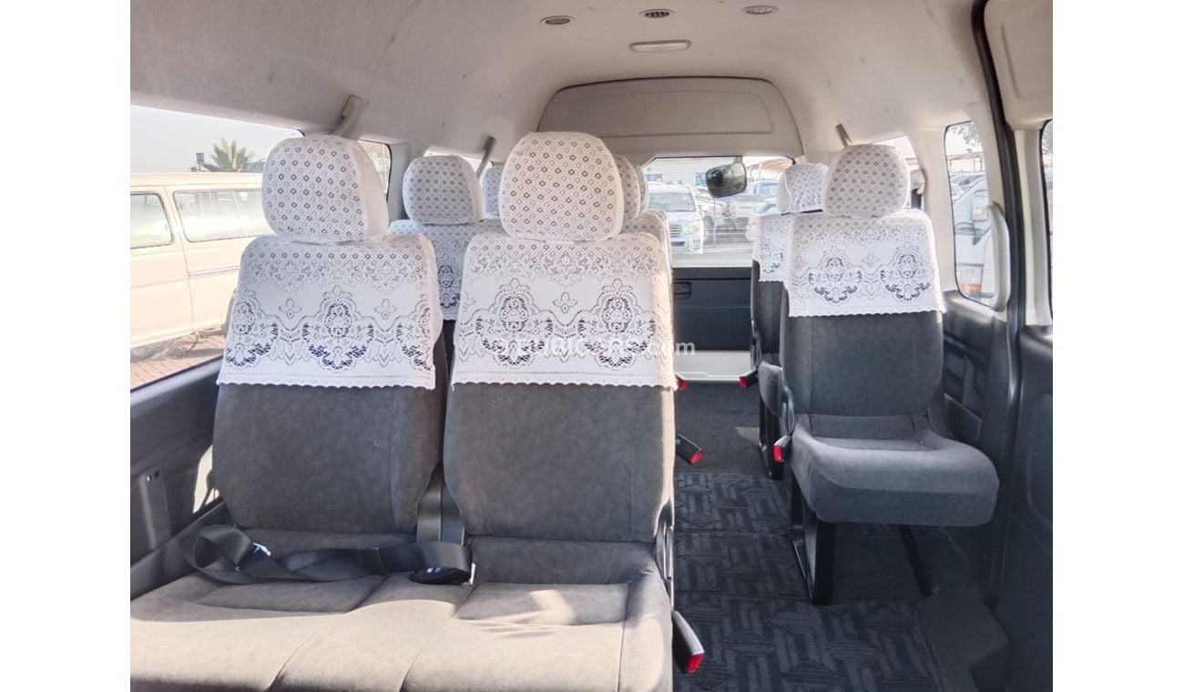 Toyota Hiace TOYOTA HIACE COMMUTER VAN RIGHT HAND DRIVE(PM05477)