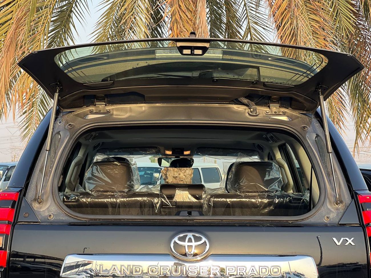 Toyota Prado VX+ 4.0L PTR A/T // 2023 // HIGH OPTION WITH POWER & LEATHER & COOLING SEATS , DVD & BACK CAMERA //