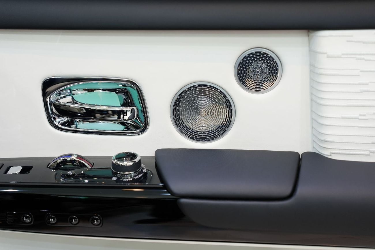 Rolls-Royce Phantom EWB 6.8L Executive Rear Seats w/ Entertainment Display, Bespoke Audio, Dealer Warr + Serv!!