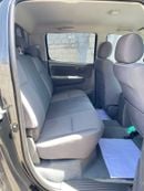 تويوتا هيلوكس DLX DIESEL 3.0 LITER ,AUTO TRANSMISSION ,RIGHT HAND DRIVE ,2013 MODEL