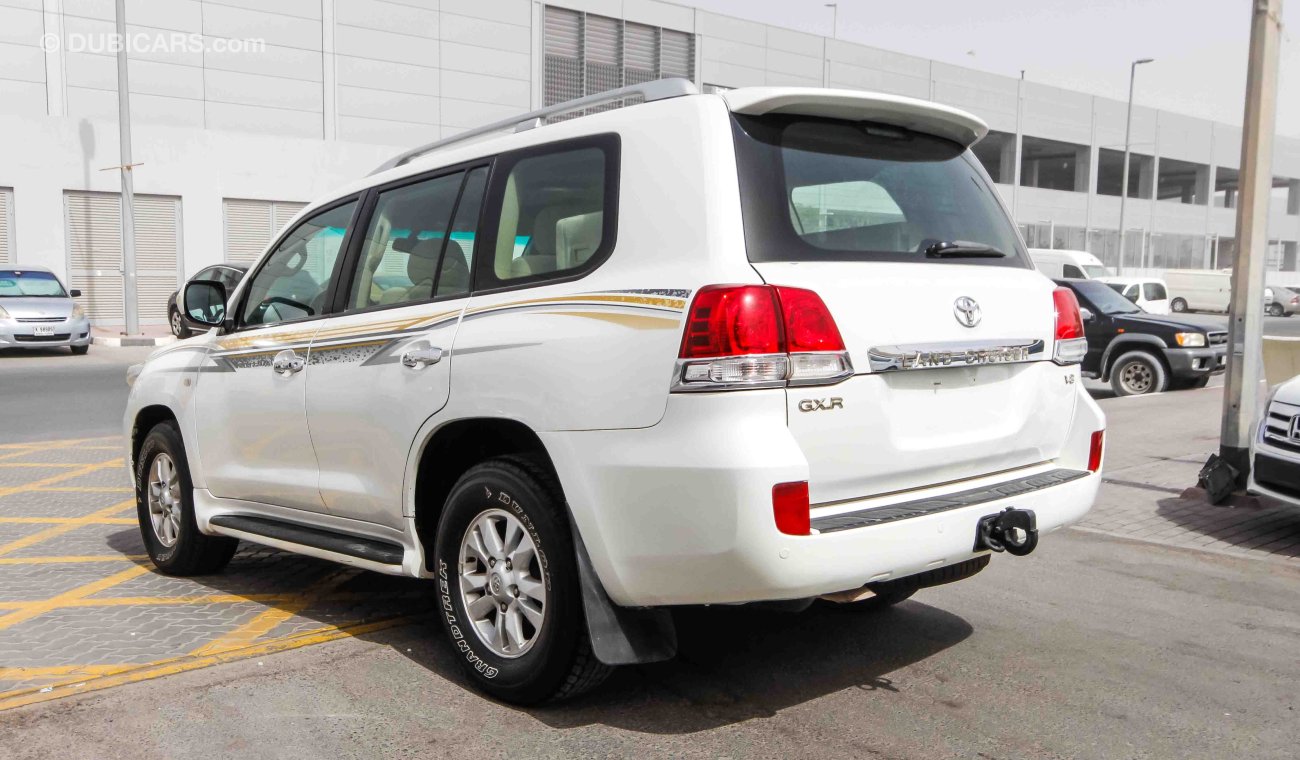 Toyota Land Cruiser GXR V8