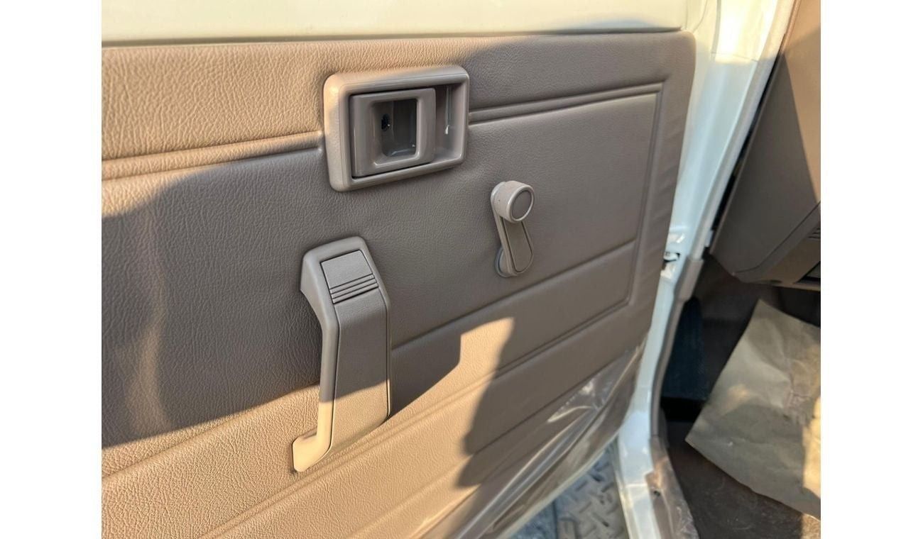 Toyota Land Cruiser Pick Up 79 SC 2.8L DIESEL AUTOMATIC TRANSMISSION