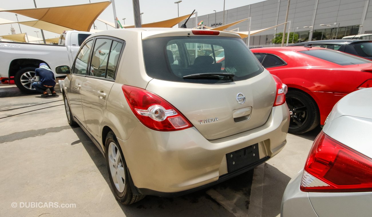 Nissan Tiida