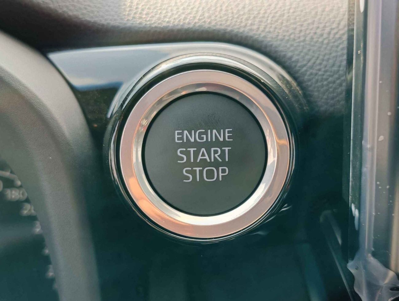 Toyota Land Cruiser LC300 / VXR / 3.3L Diesel / LOWEST PRICE IN MARKET (CODE # 67962)