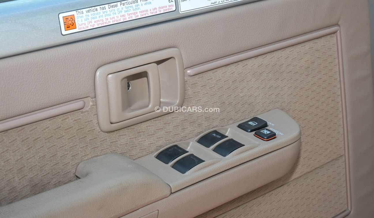 تويوتا لاند كروزر بيك آب LC79 DC 4.5L V8 MT YM 2024 (DIFF-LOCK)