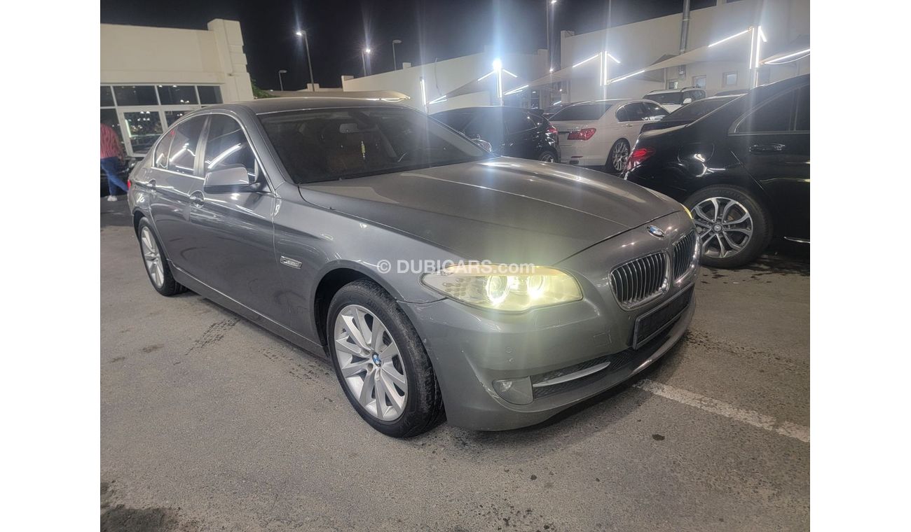 بي أم دبليو 528i اكزكيتيف