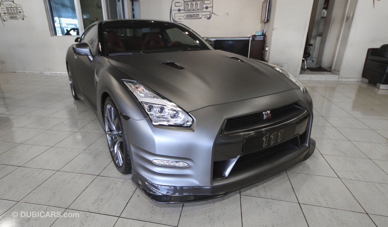 Nissan GT-R