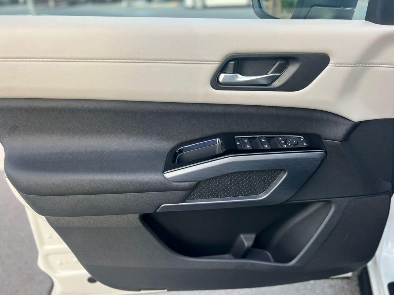 Nissan Pathfinder SV 3.5L AWD (5 Seater) SV 3.5L AWD (5-Seater) | EXPORT