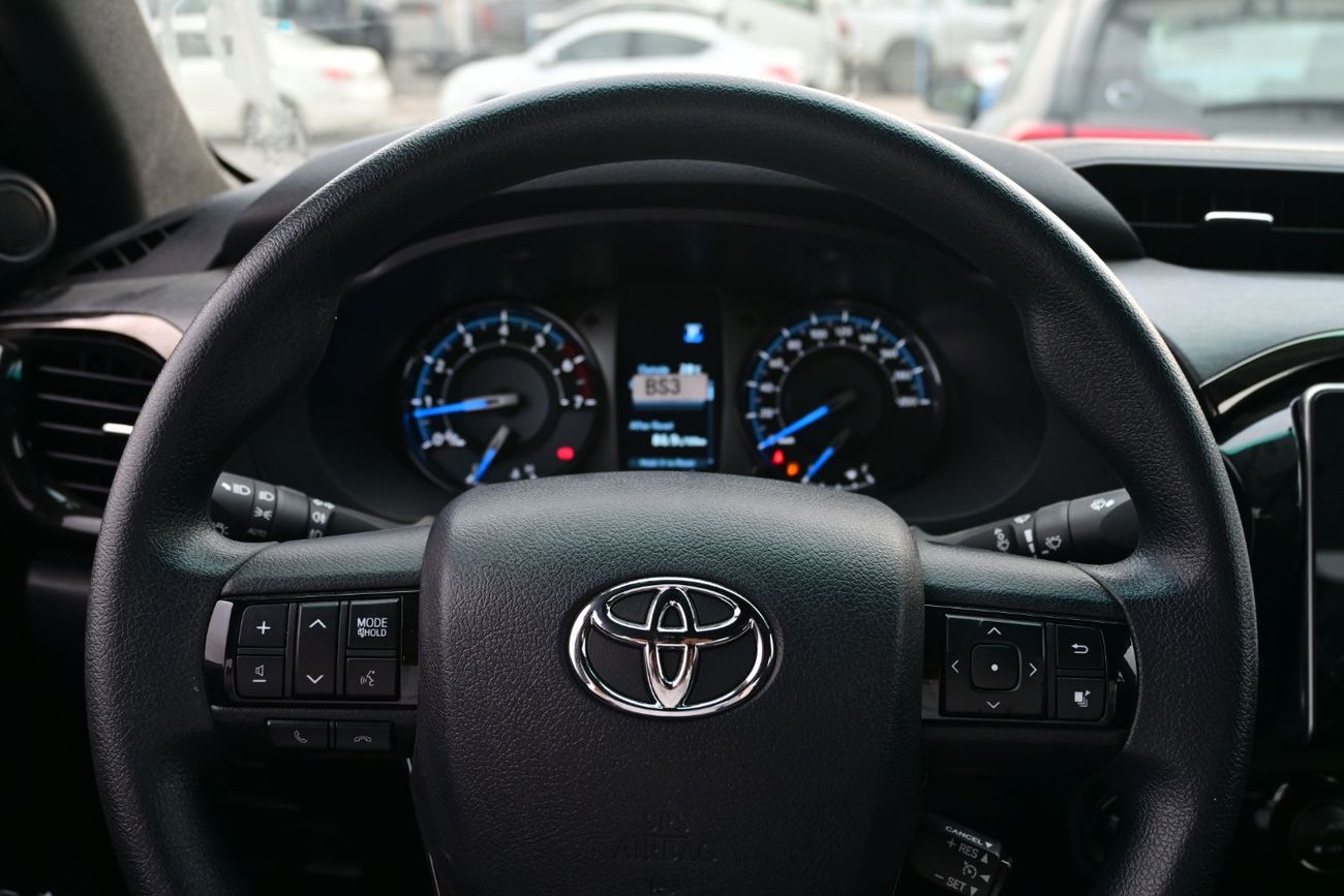 تويوتا هيلوكس Toyota Hilux Adventure 4.0L V6, Petrol, 4WD, Pickup, Model 2025
