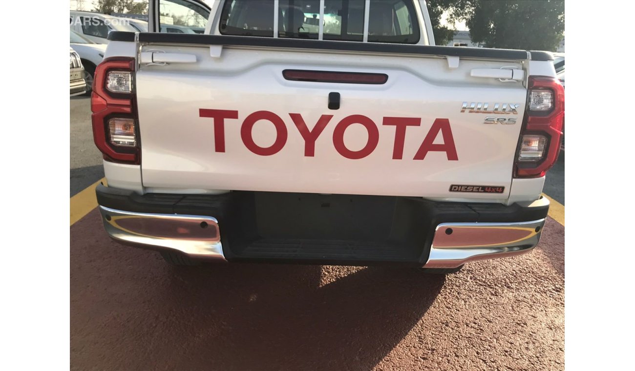 Toyota Hilux 2.4L MODEL 2021  DIESEL 4X4 KEY START WITH DVD REAR CAMERA AUTO TRANSMISSION EXPORT ONLY